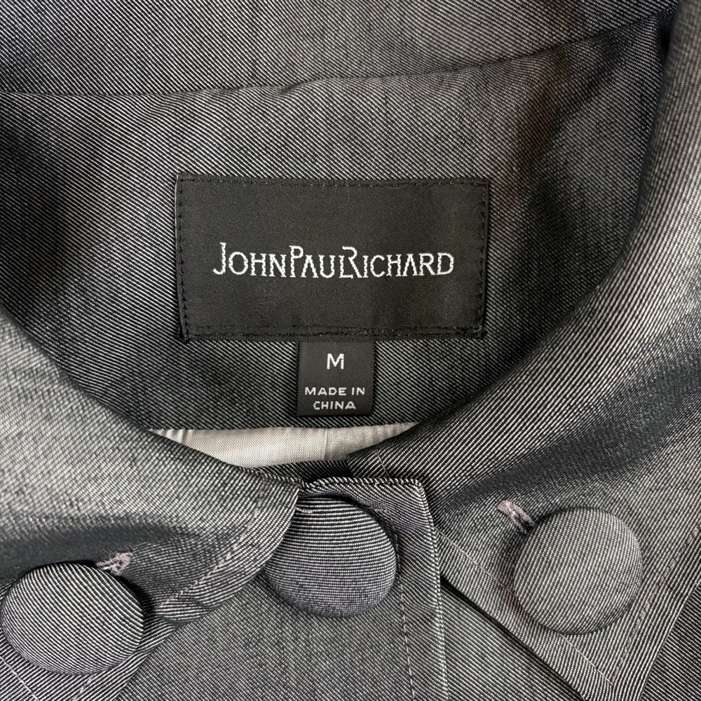 JohnPaulRichard Gray Women's Cropped Jacket sz Medium with Large button accents - Picture 6 of 13